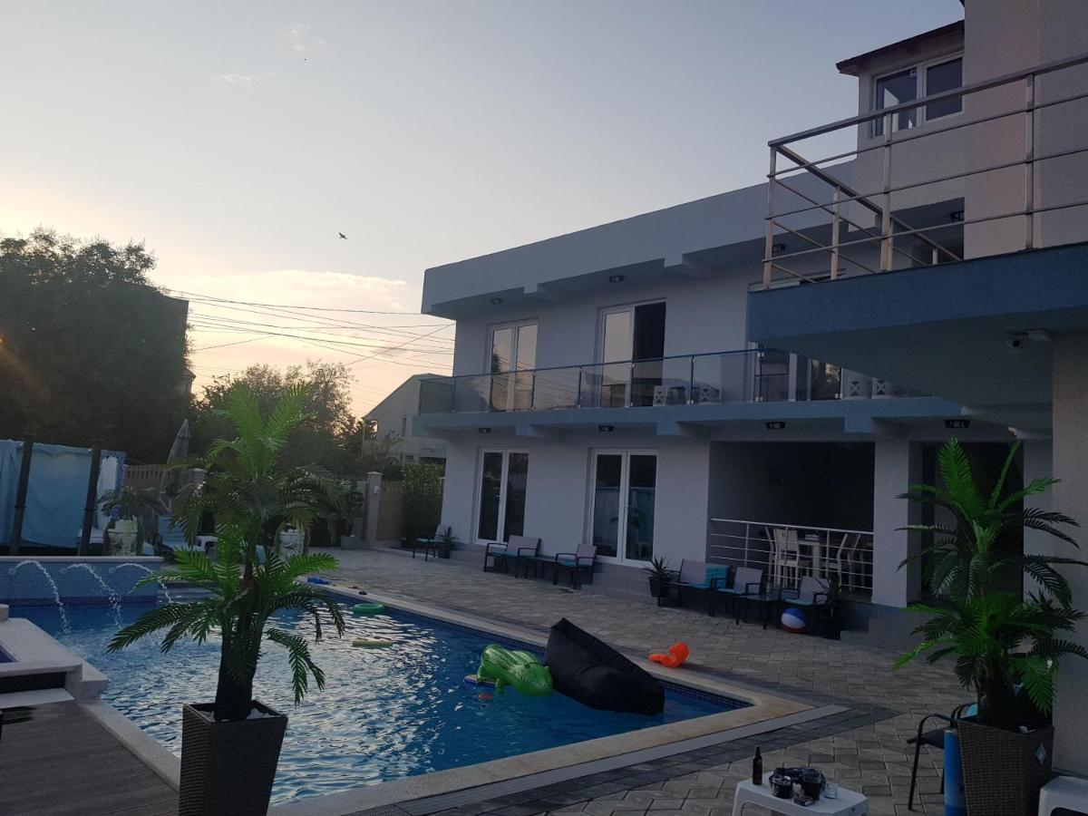 Отель Cool Breeze - Mamaia Nord Нэводари Экстерьер фото