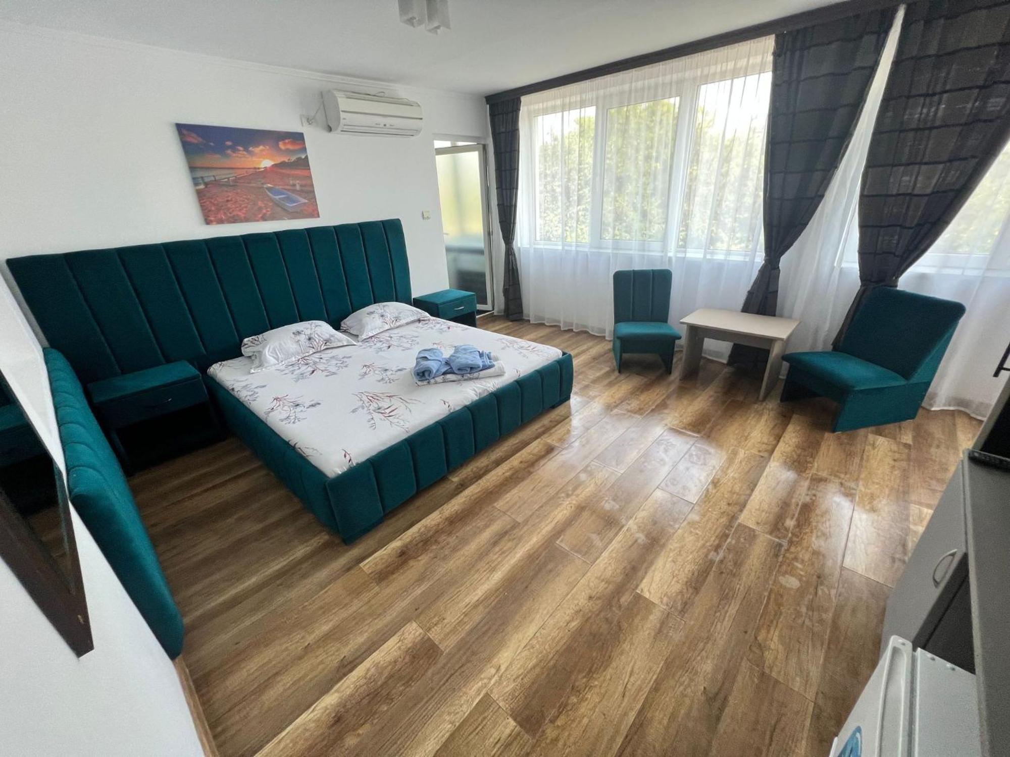 Отель Cool Breeze - Mamaia Nord Нэводари Экстерьер фото