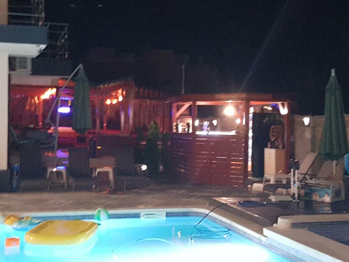 Отель Cool Breeze - Mamaia Nord Нэводари Экстерьер фото